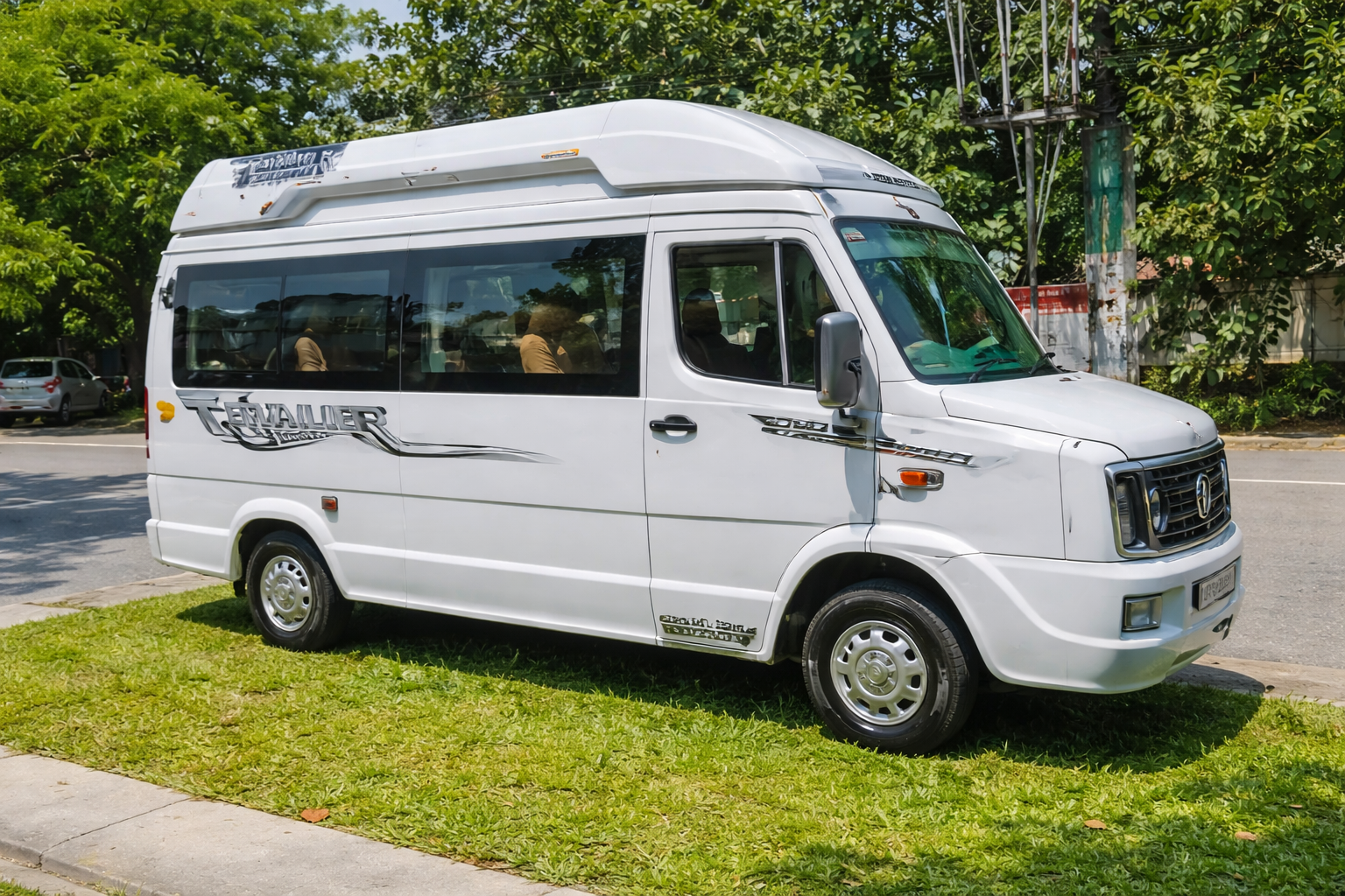 Maharaja Seater Tempo Traveller on rent in Bangalore for luxury group travel and outstation trips