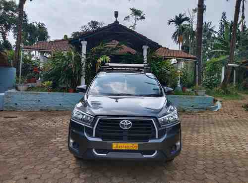 Affordable Ways to Hire Innova Taxi in Bangalore for Customized Trips