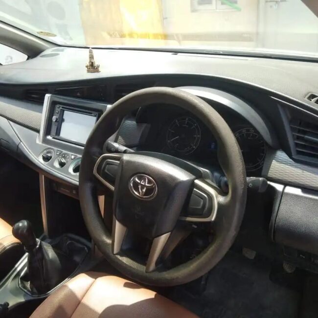 innova crysta taxi luggage space